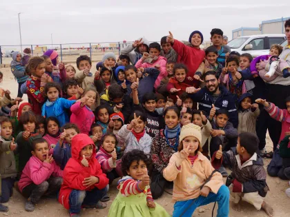 A group of kids smiling 